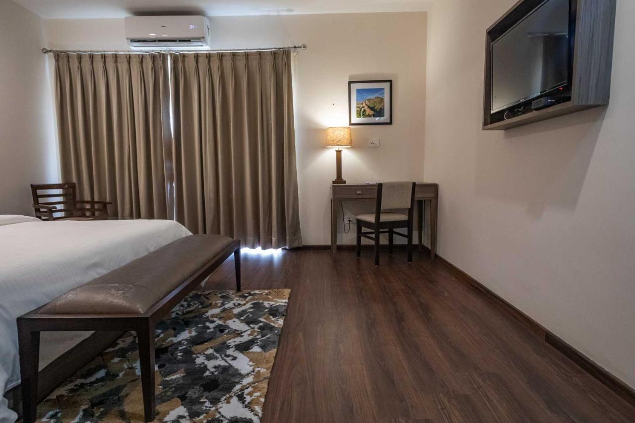דהראדון Hotel Alaya מראה חיצוני תמונה