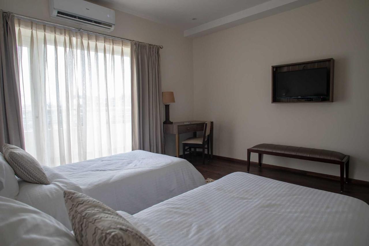 דהראדון Hotel Alaya מראה חיצוני תמונה