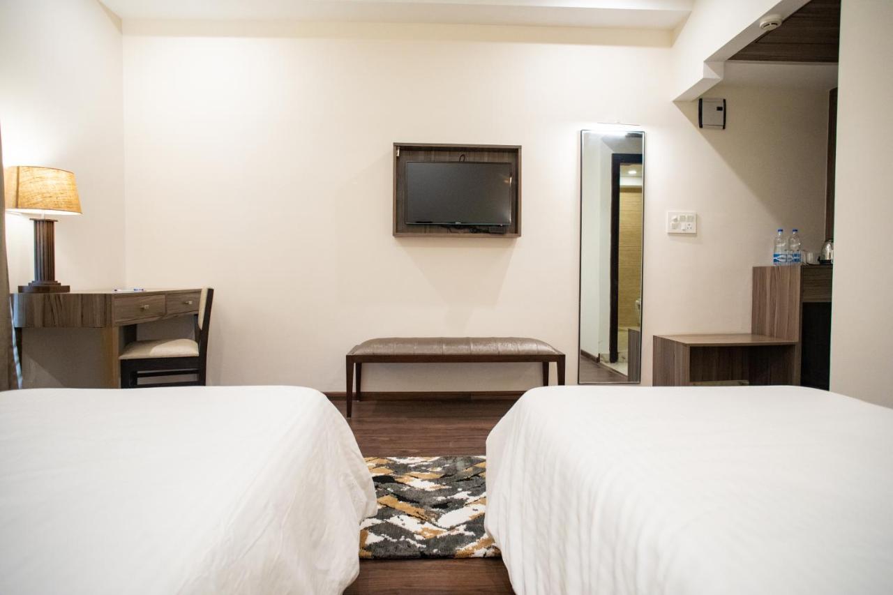 דהראדון Hotel Alaya מראה חיצוני תמונה