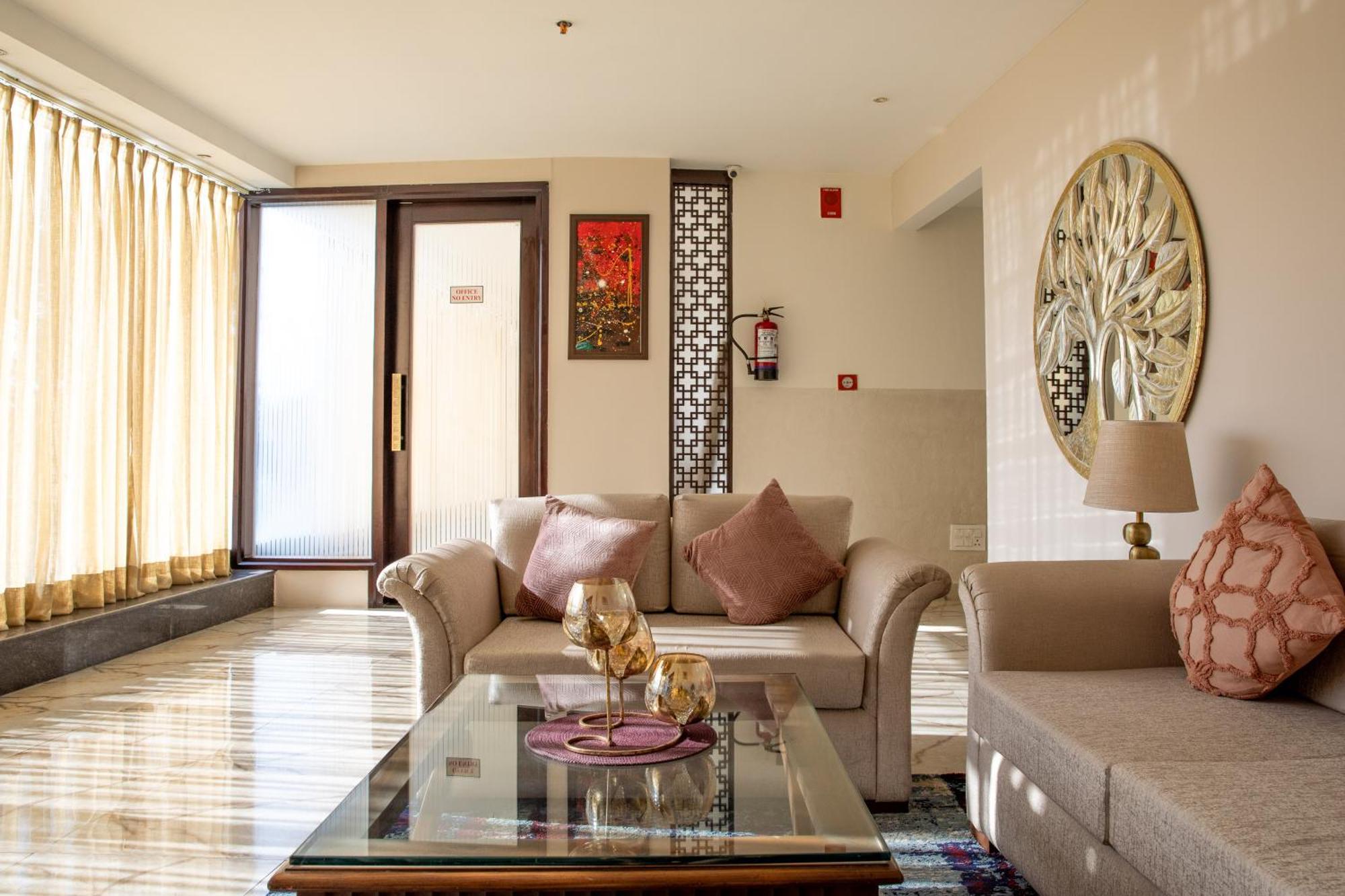 דהראדון Hotel Alaya מראה חיצוני תמונה