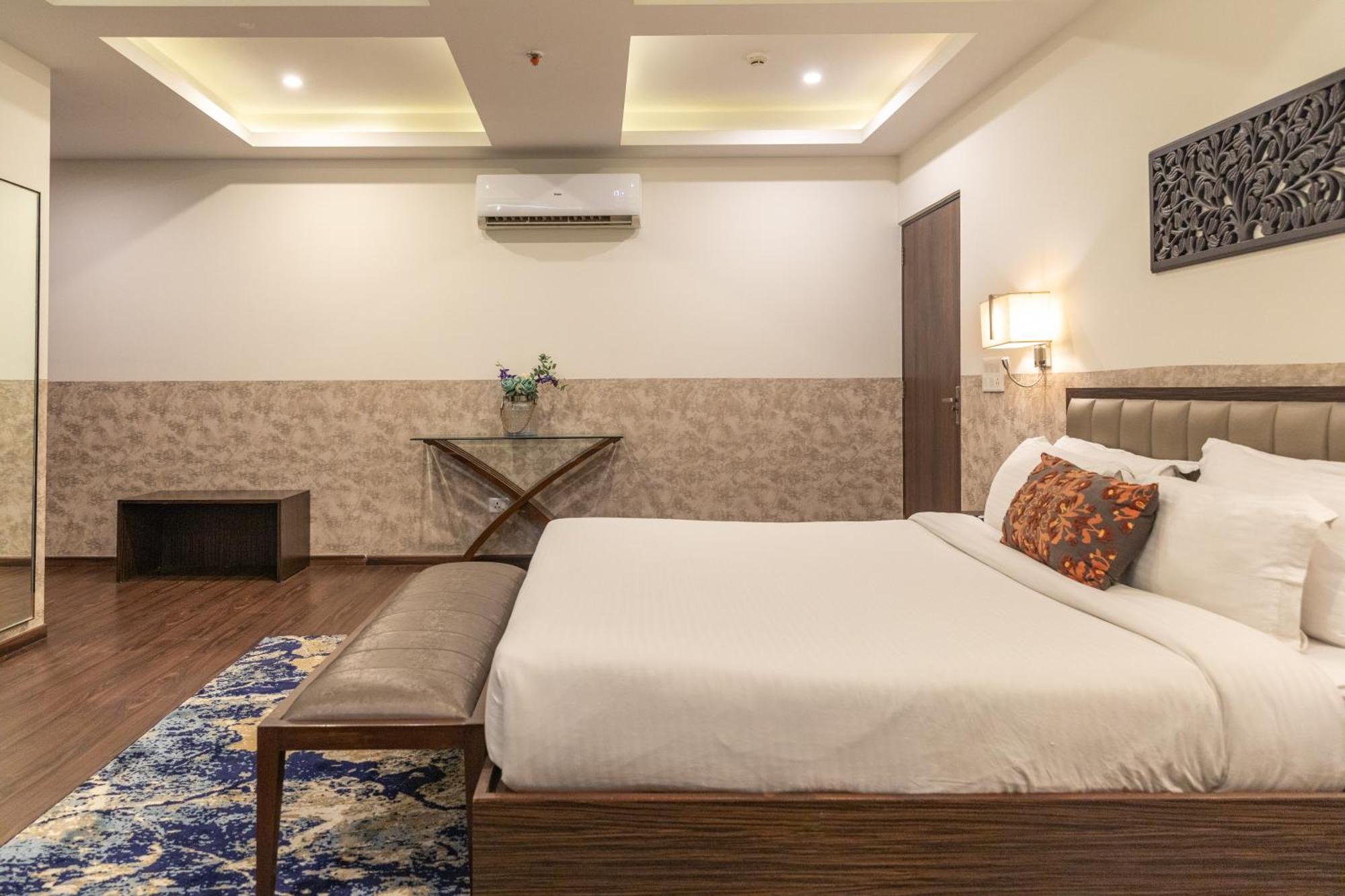 דהראדון Hotel Alaya מראה חיצוני תמונה