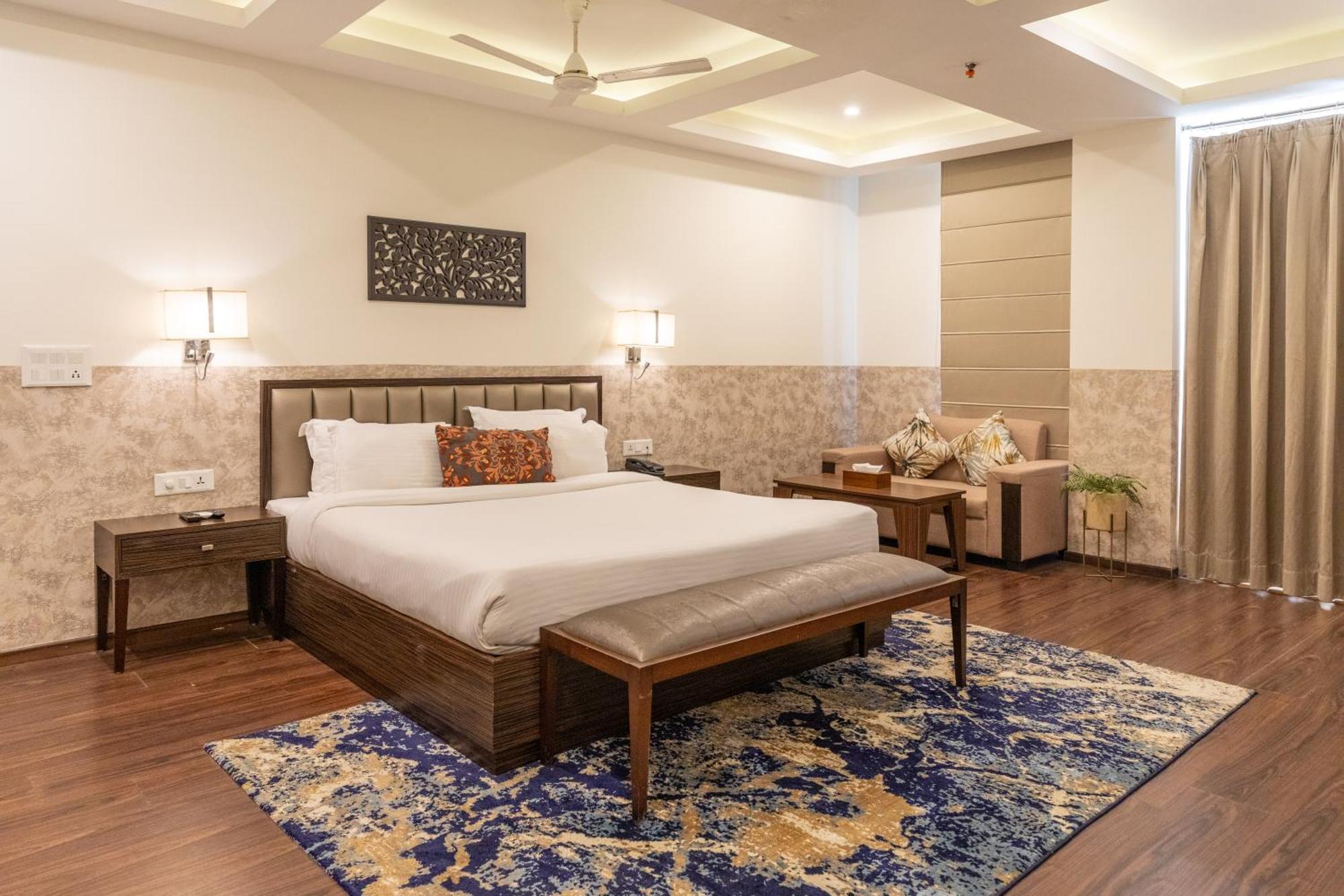 דהראדון Hotel Alaya מראה חיצוני תמונה