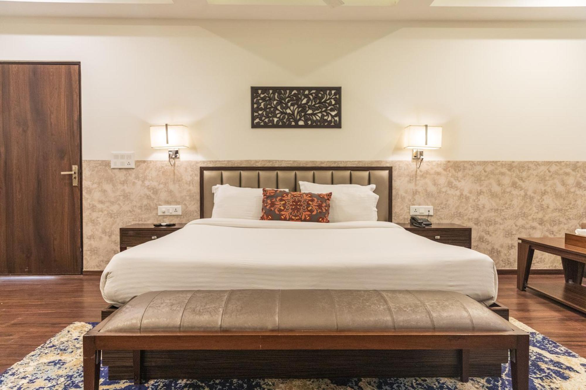 דהראדון Hotel Alaya מראה חיצוני תמונה
